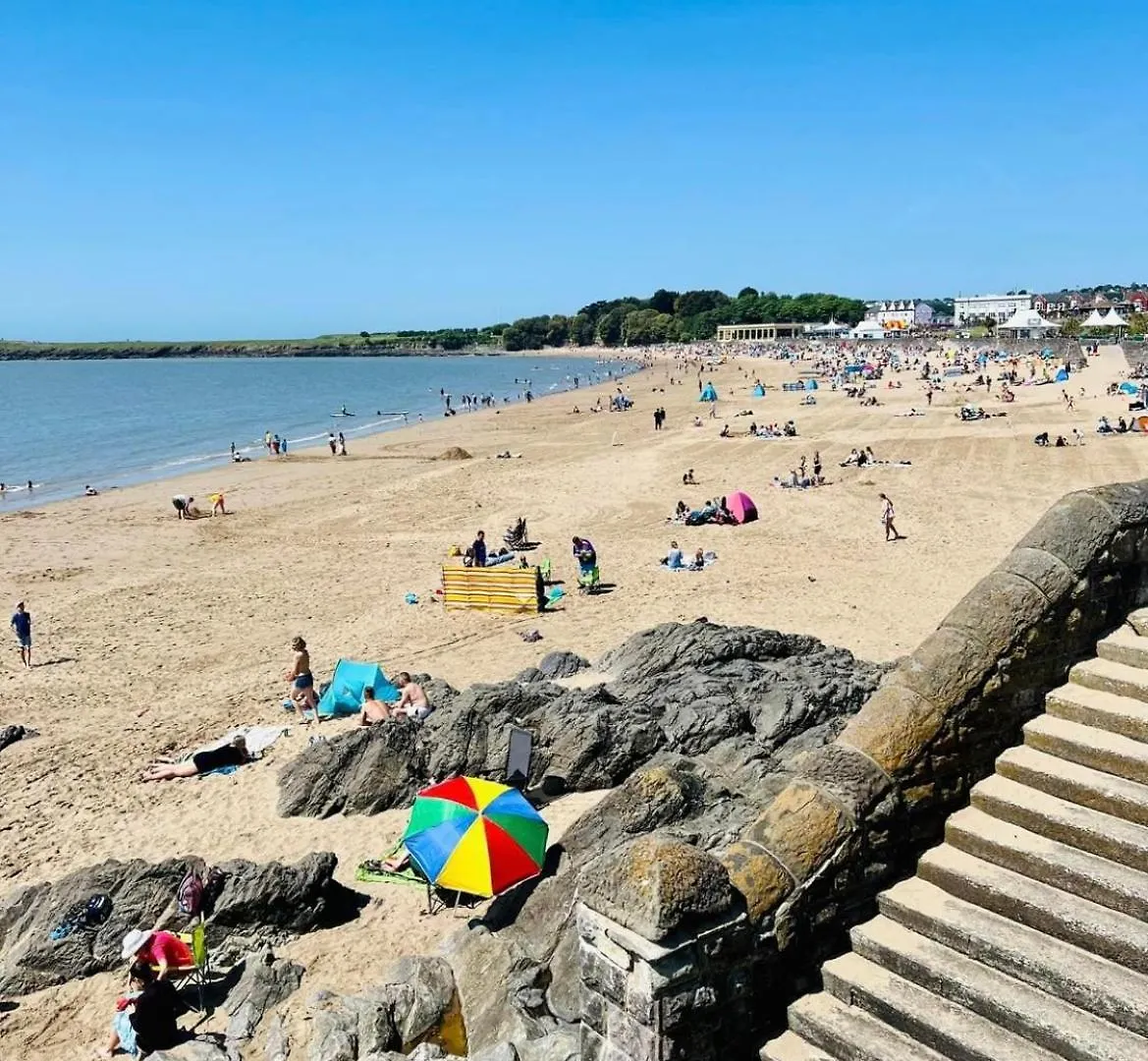Barry Waterfront Stays - Entire 3 Bed Property 0*,