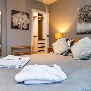 Modern Free Parking Apartment Aberdeen